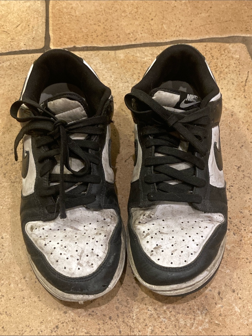 Nike Black & White Men's Low-Top Sneakers